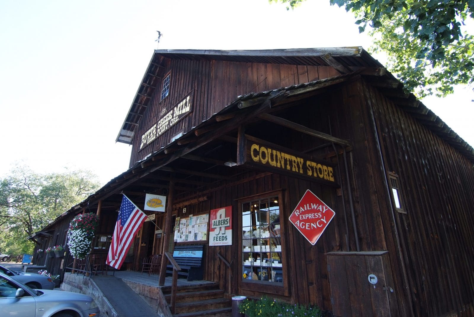 Country Store - Butte Creek Mill